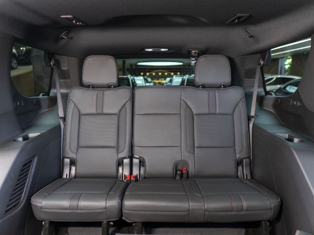 Chevrolet Tahoe RST — foto 9