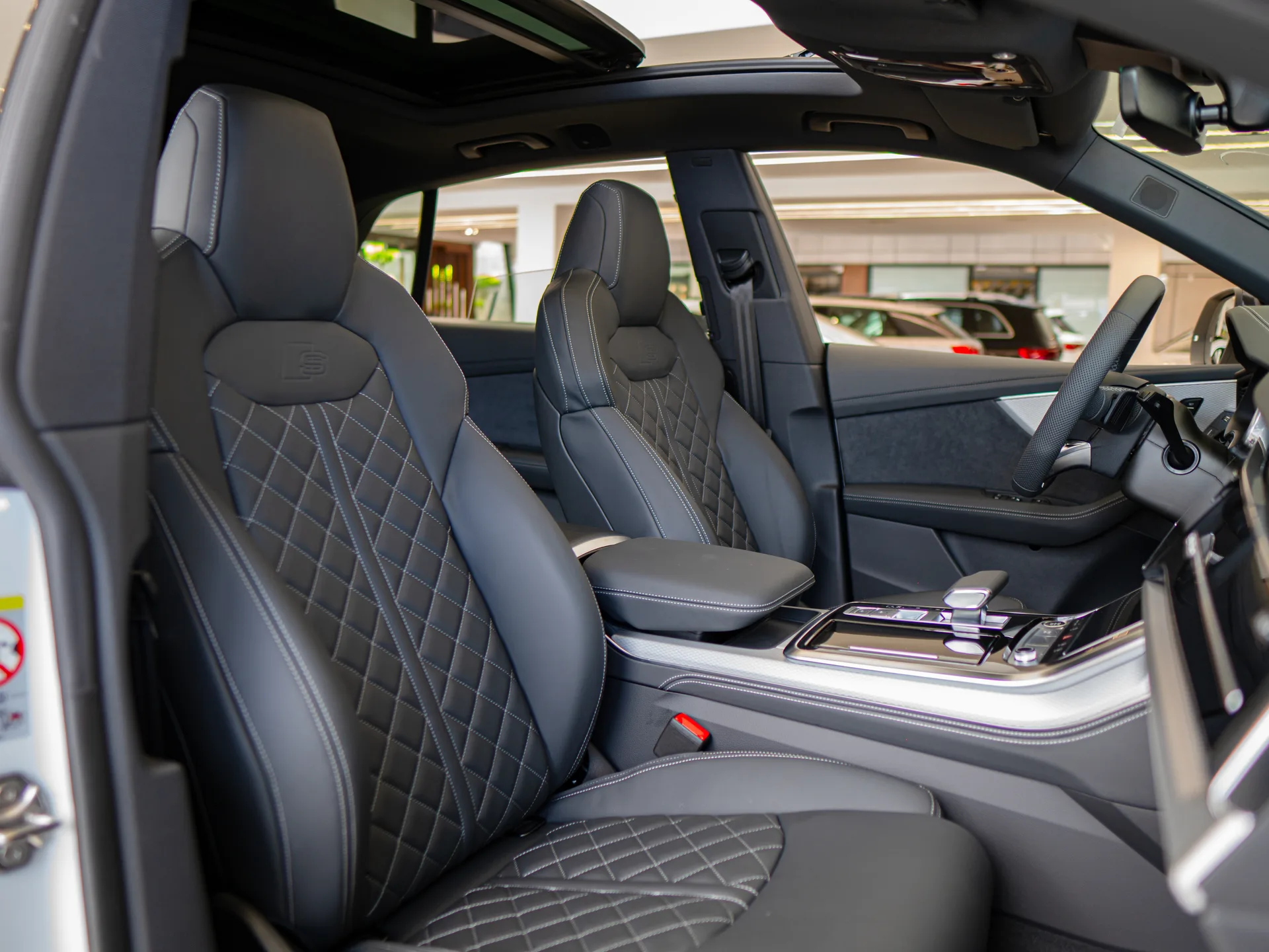 Audi Q8 2025