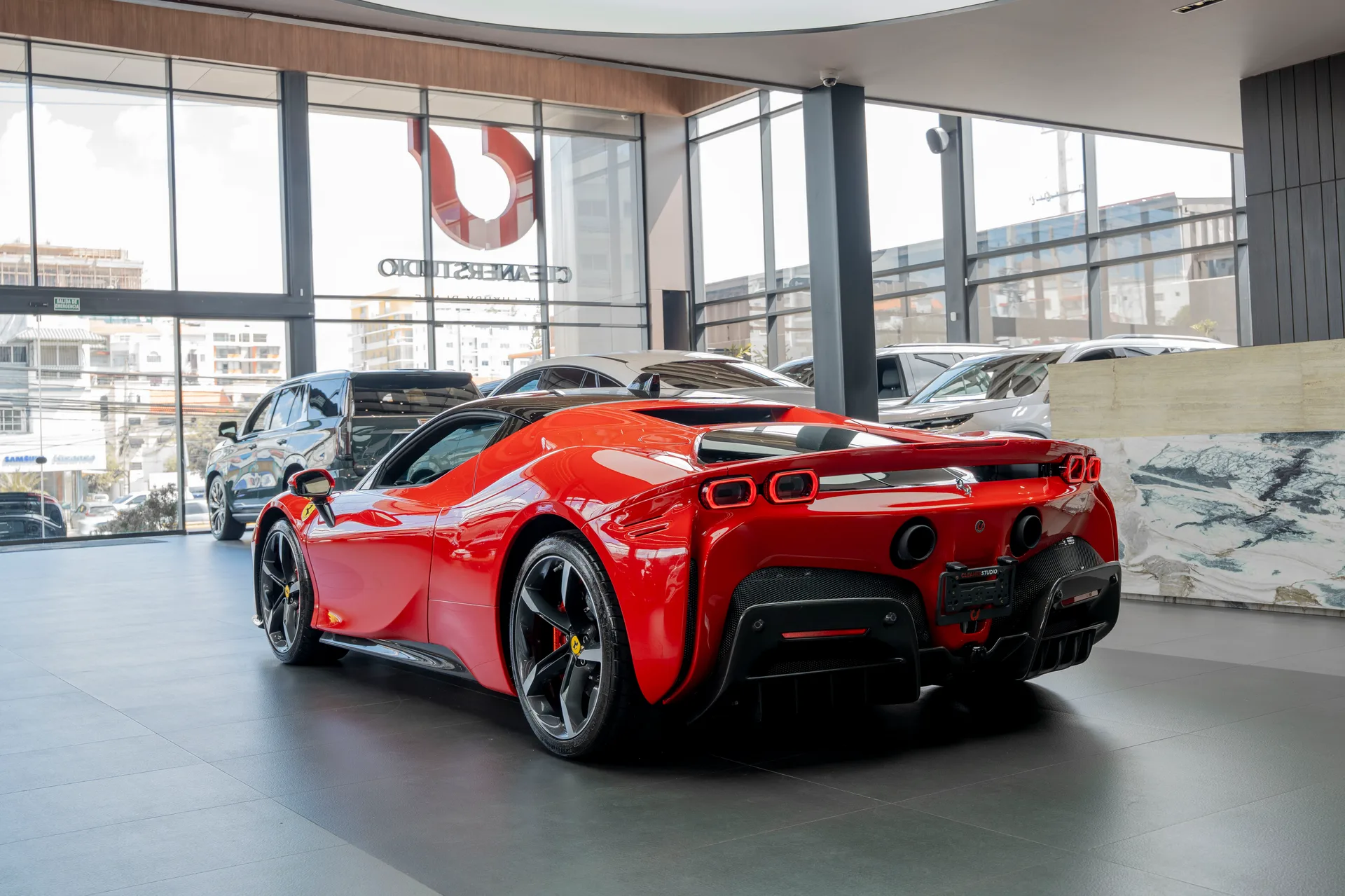 Ferrari SF90 Stradale 2023