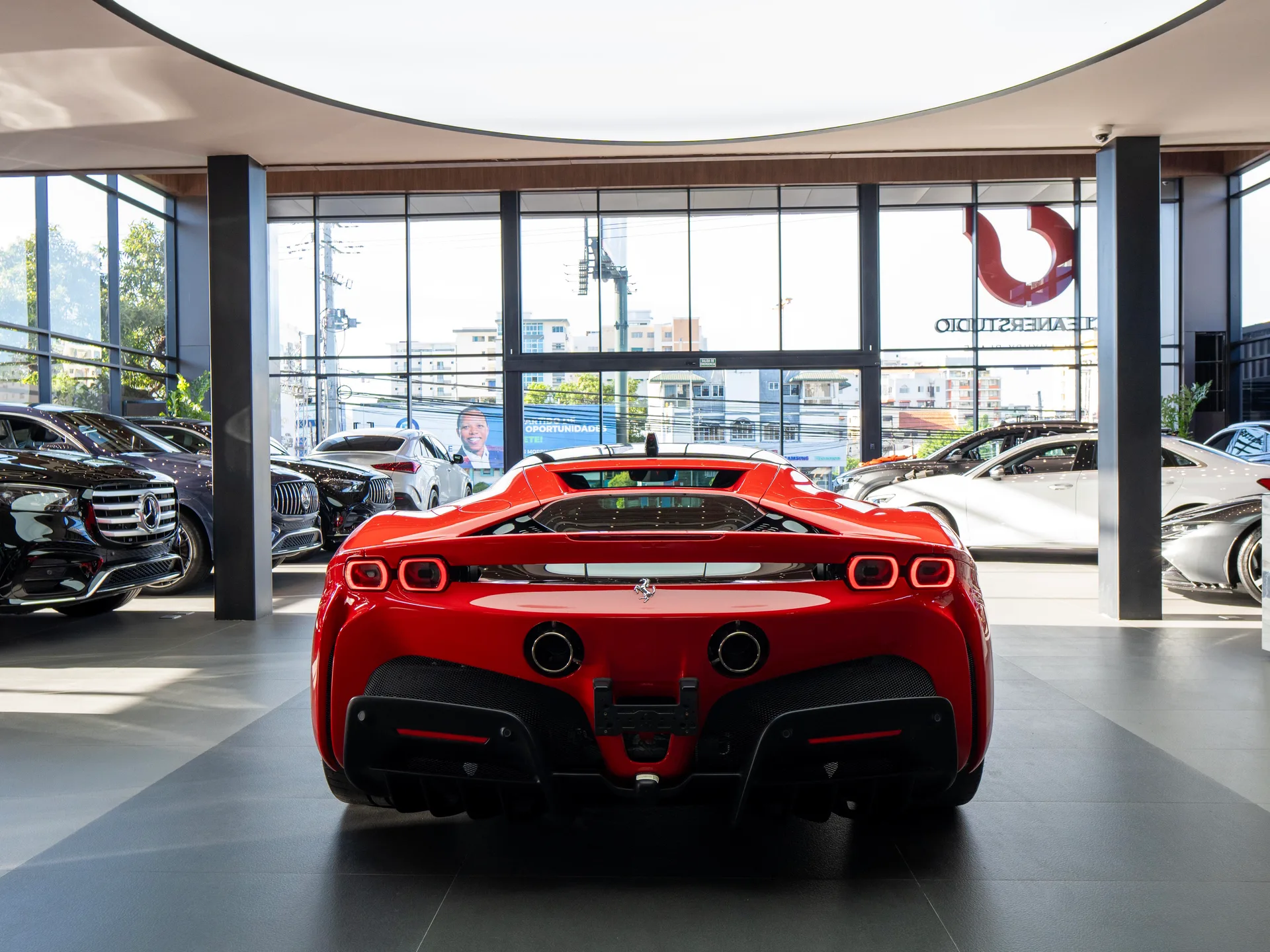 Ferrari SF90 Stradale 2023