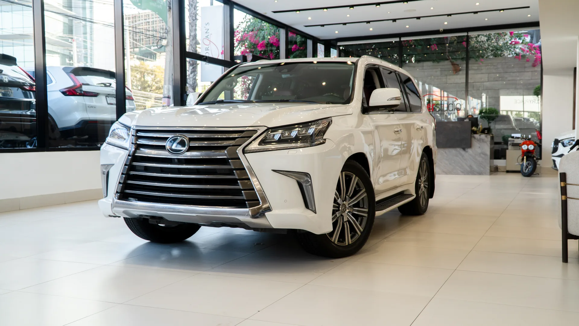 Lexus LX 2018