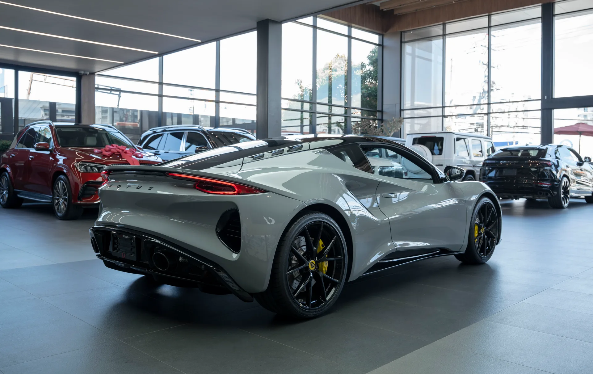 Lotus Emira 2025