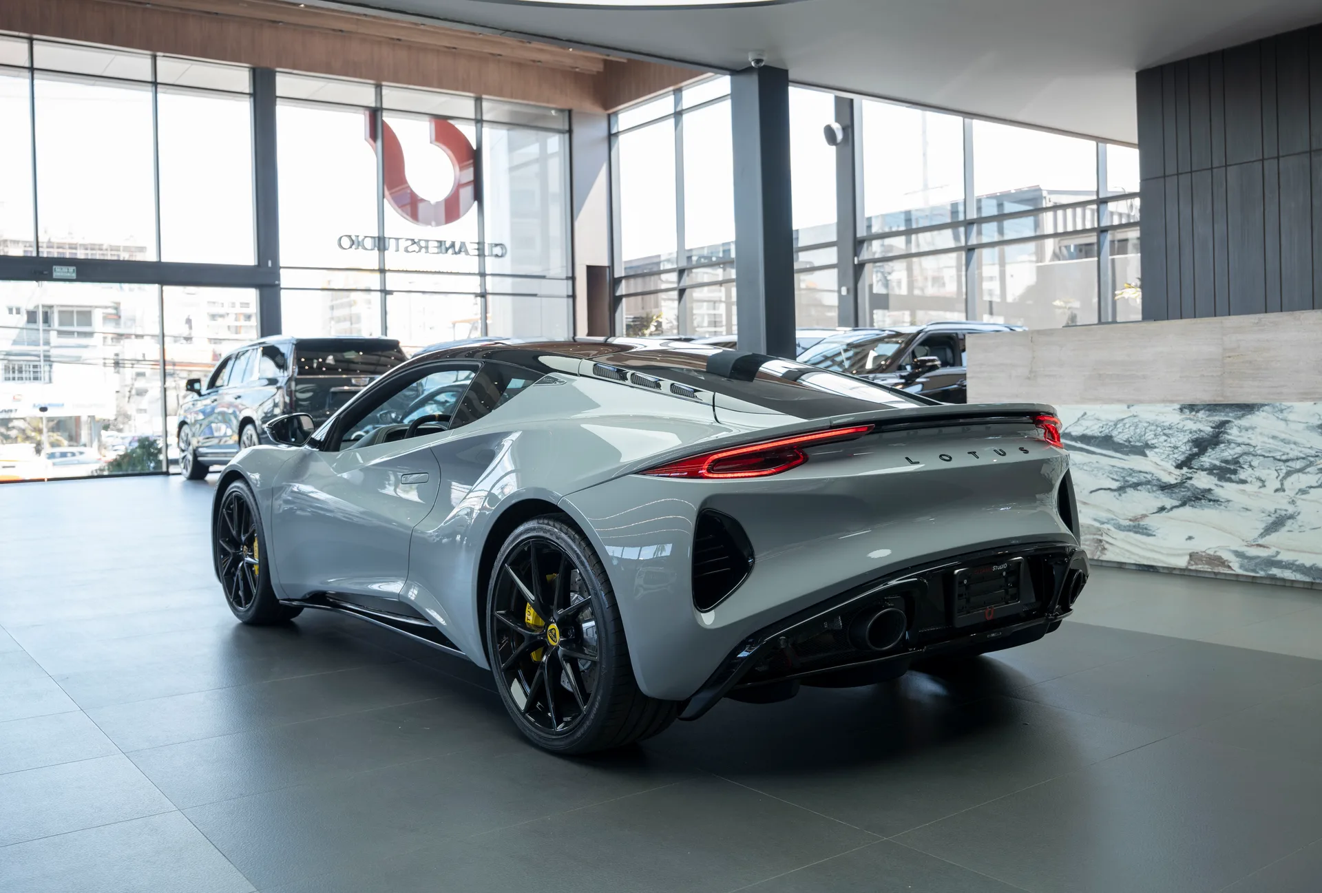 Lotus Emira 2025