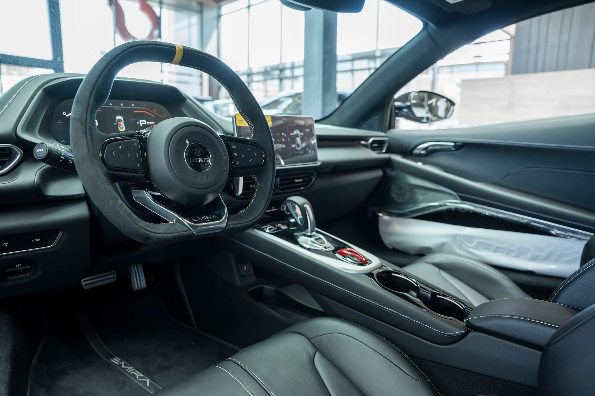 Lotus Emira 2025
