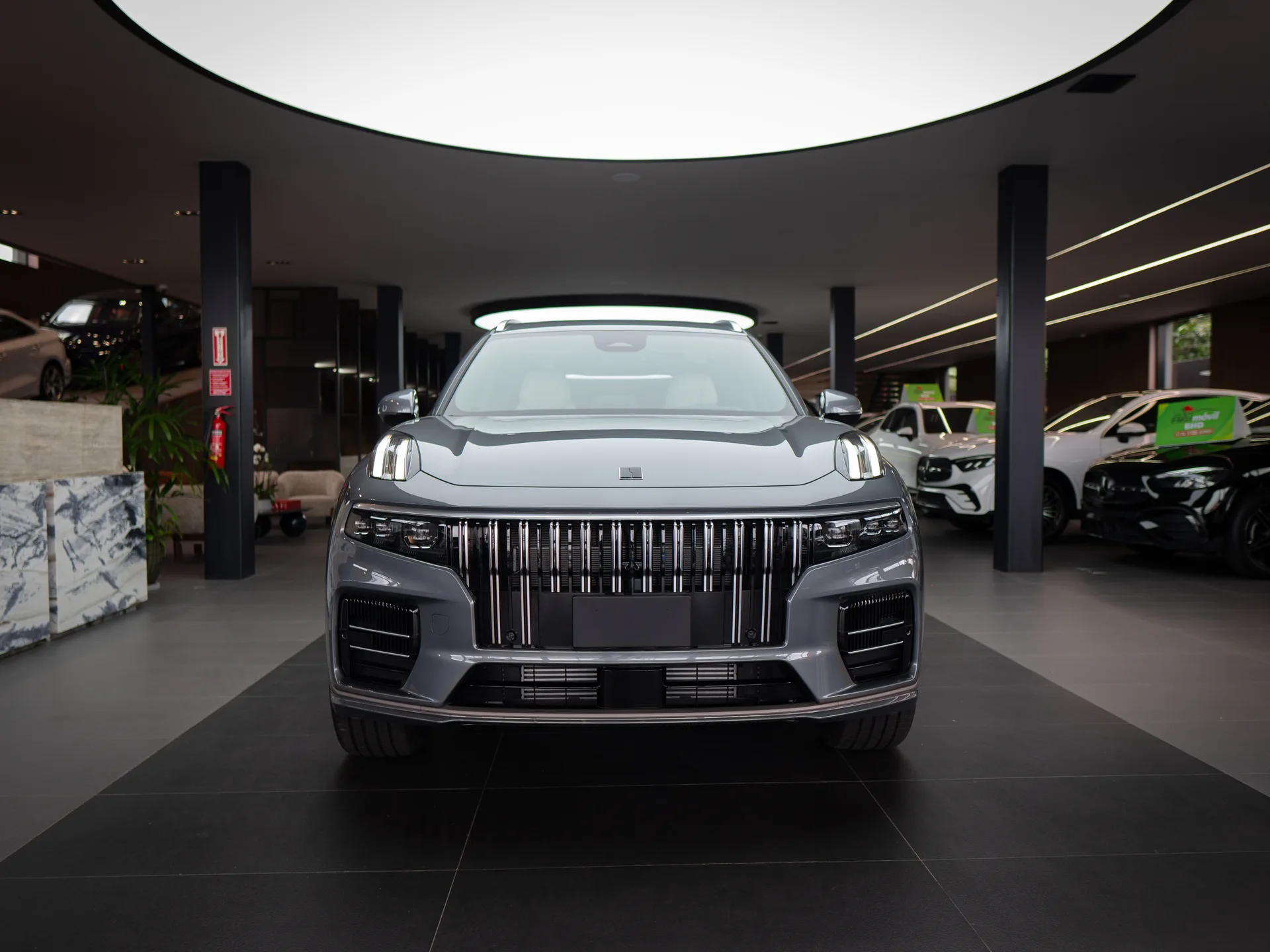 Lynk CO 09 2025