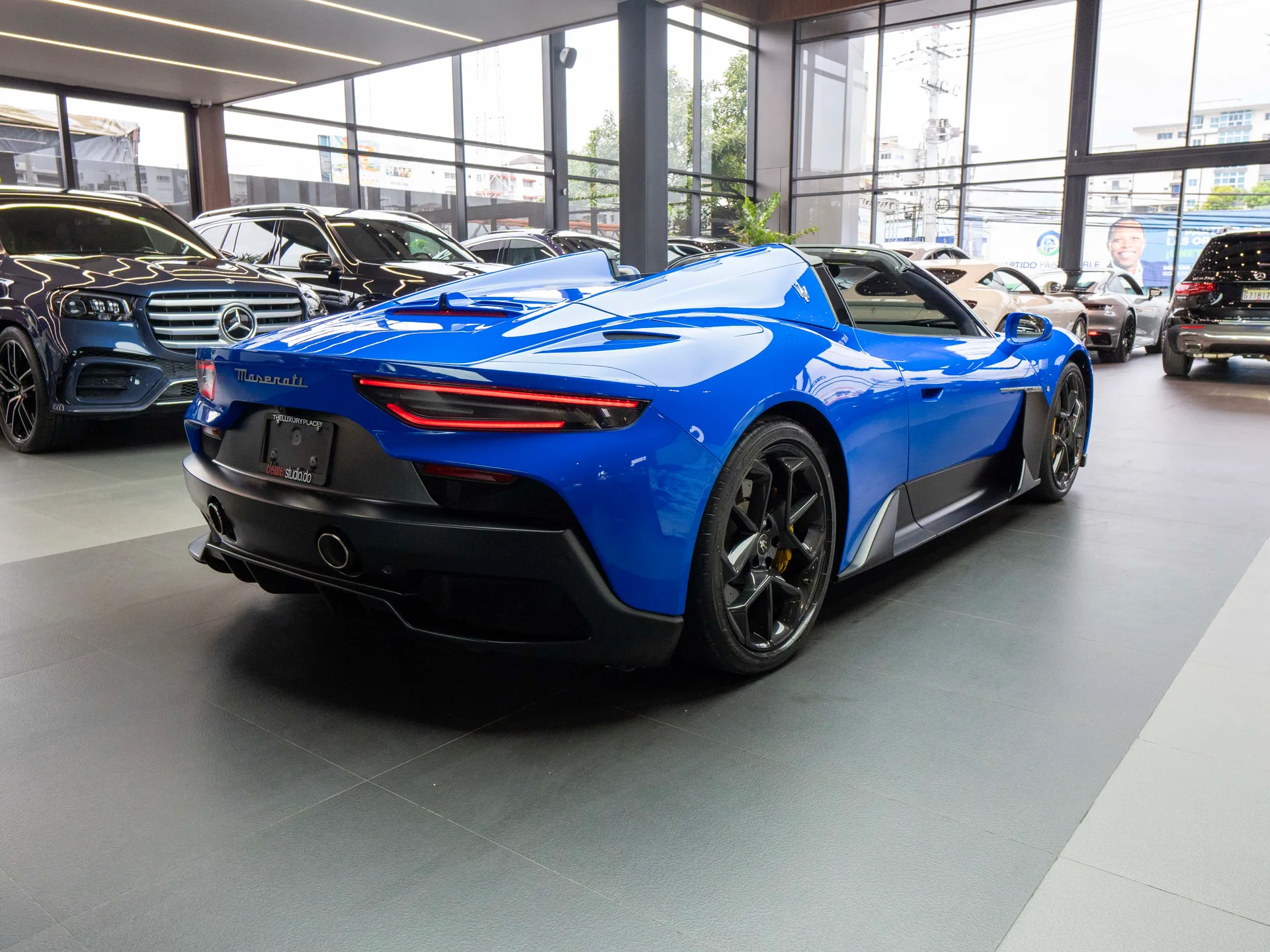 Maserati MC20 2023