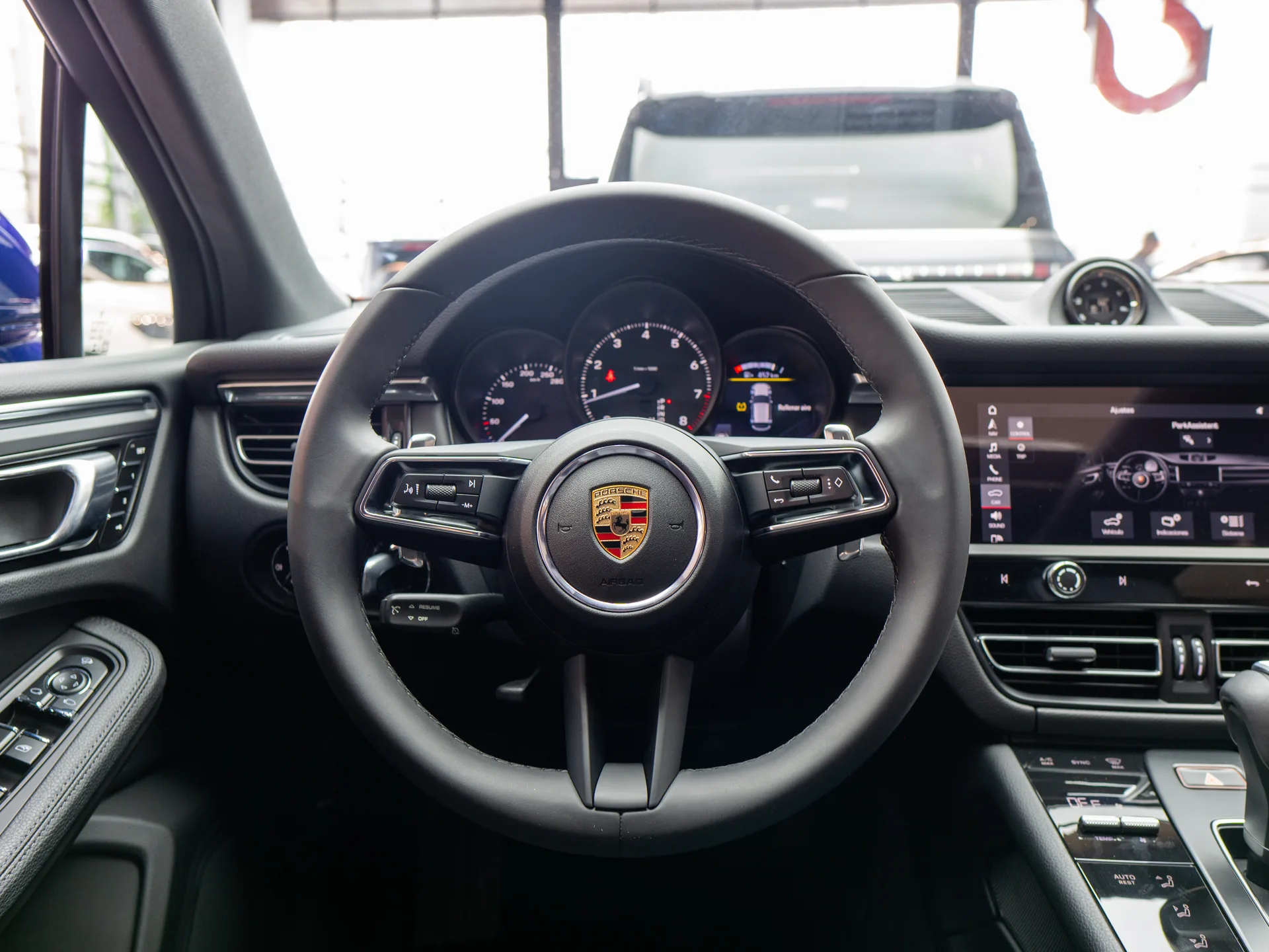 Porsche Macan 2025