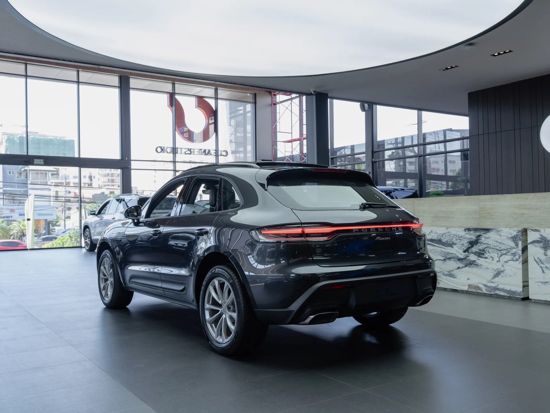 Porsche Macan 2025