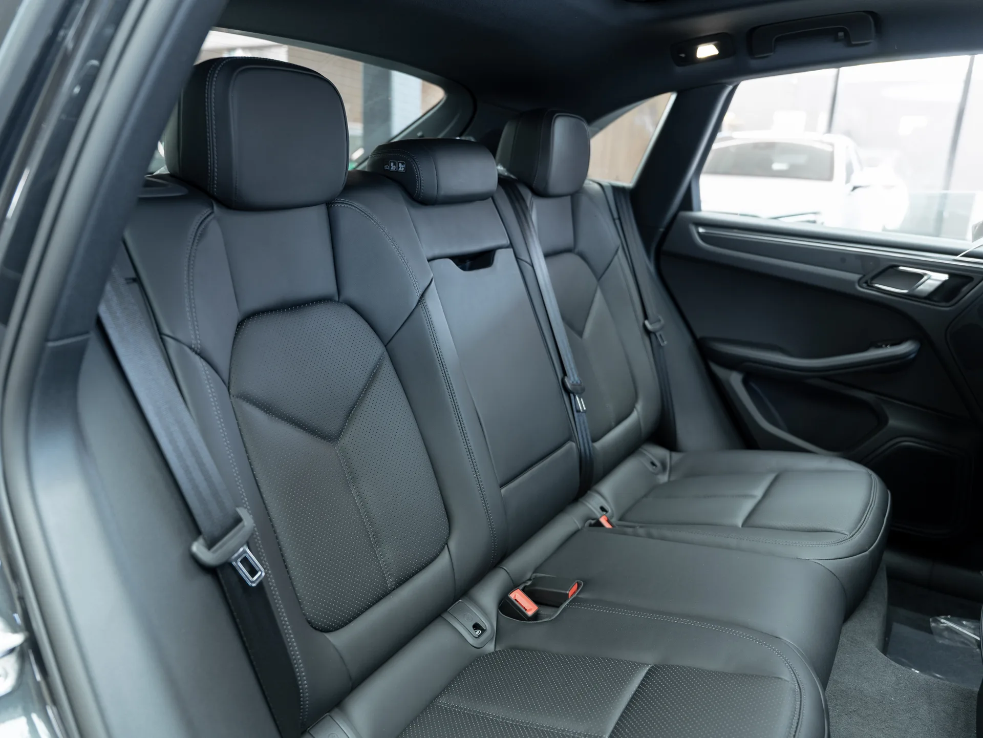 Porsche Macan 2025