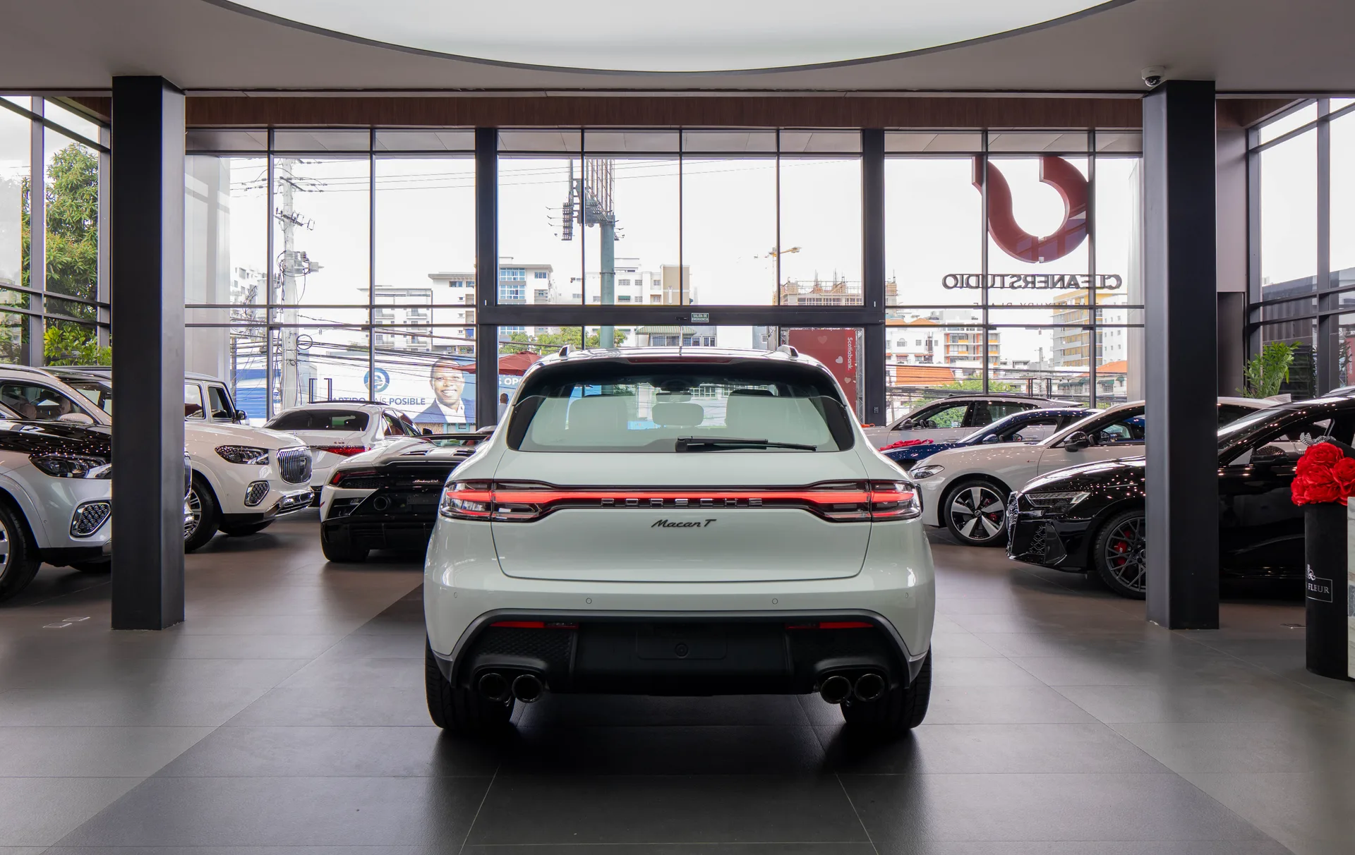 Porsche Macan 2025