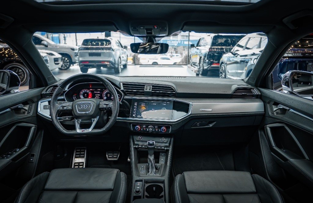 Audi Q3 SportBack — foto 12