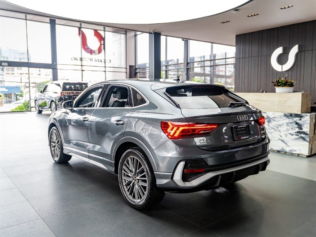 Audi Q3 S Line — foto 12