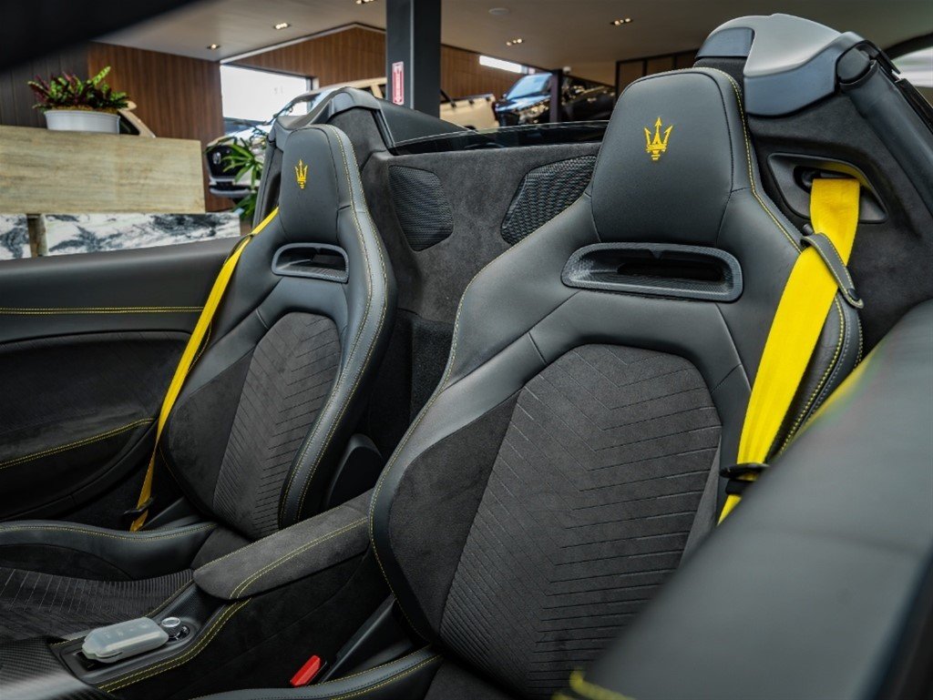 Maserati MC20 — foto 9