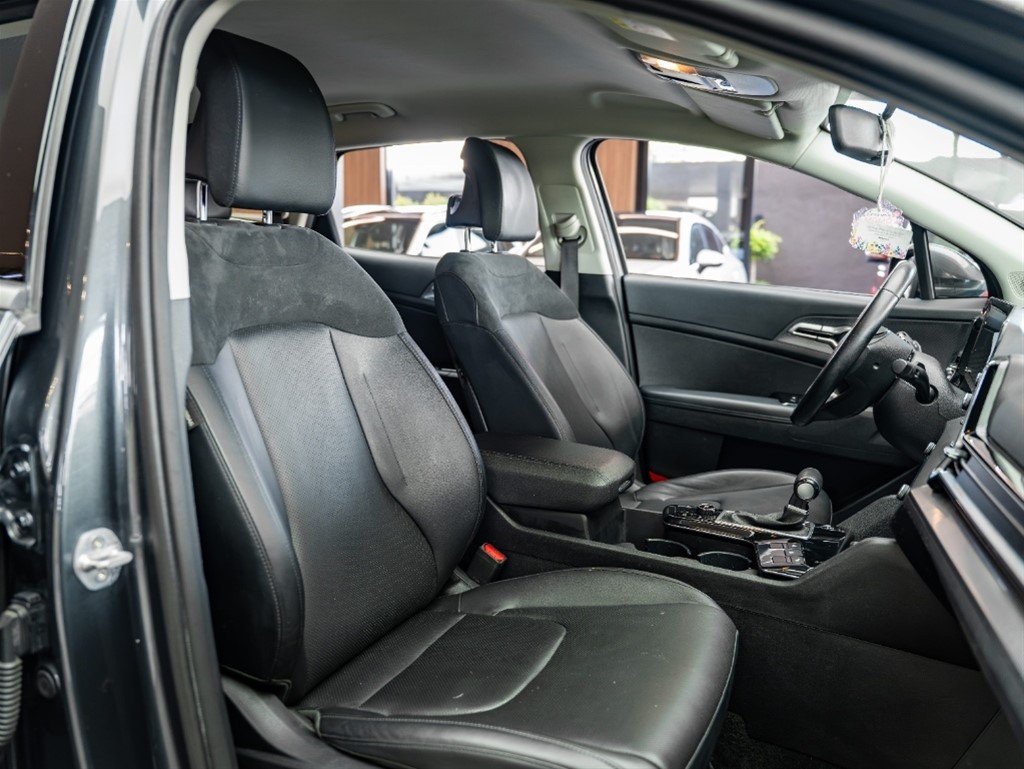 Kia Sportage Luxury — foto 8