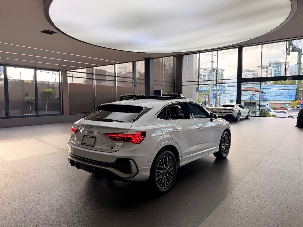 Audi Q3 SportBack — foto 7