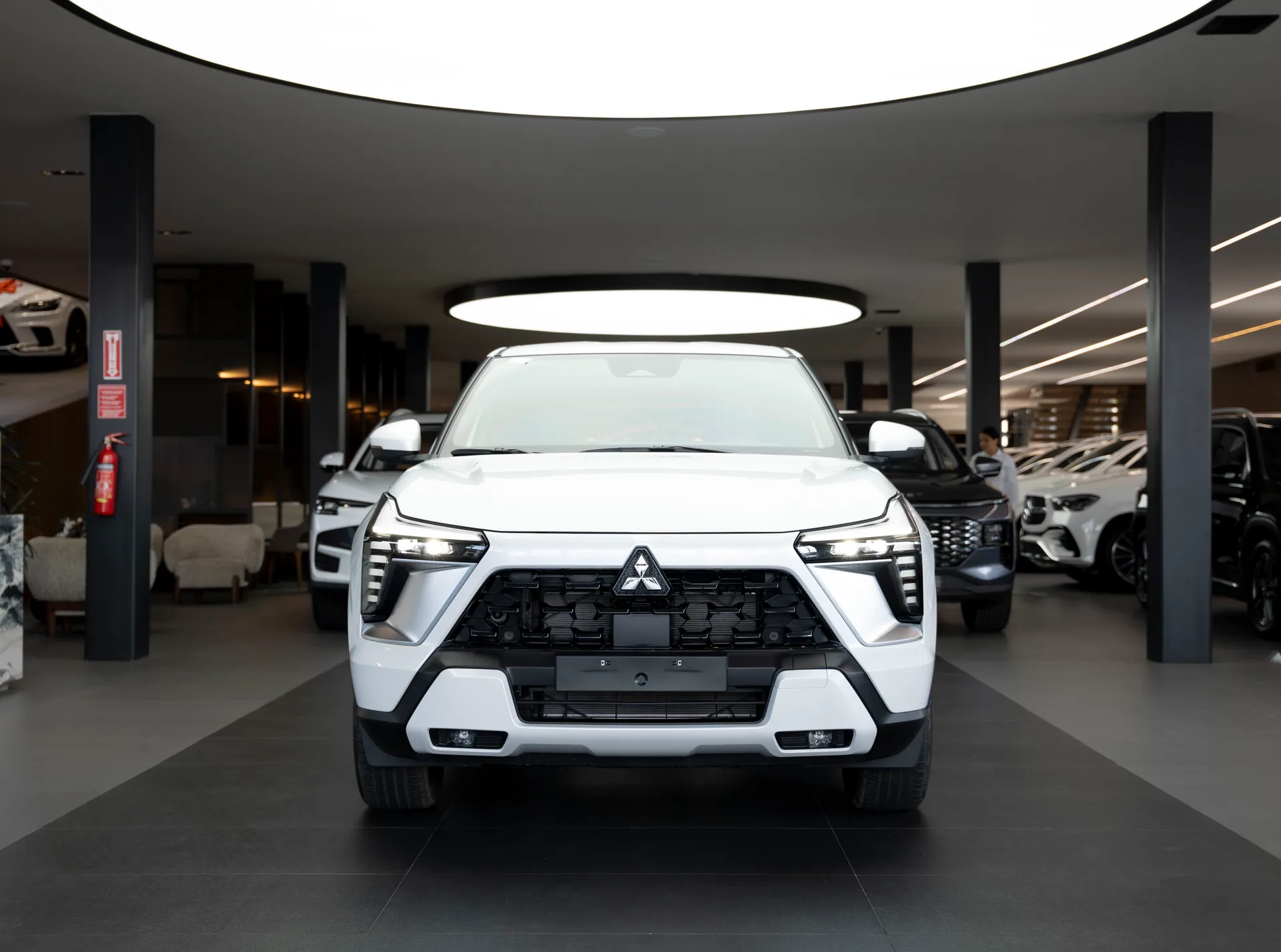 Mitsubishi Motors Outlander 2027