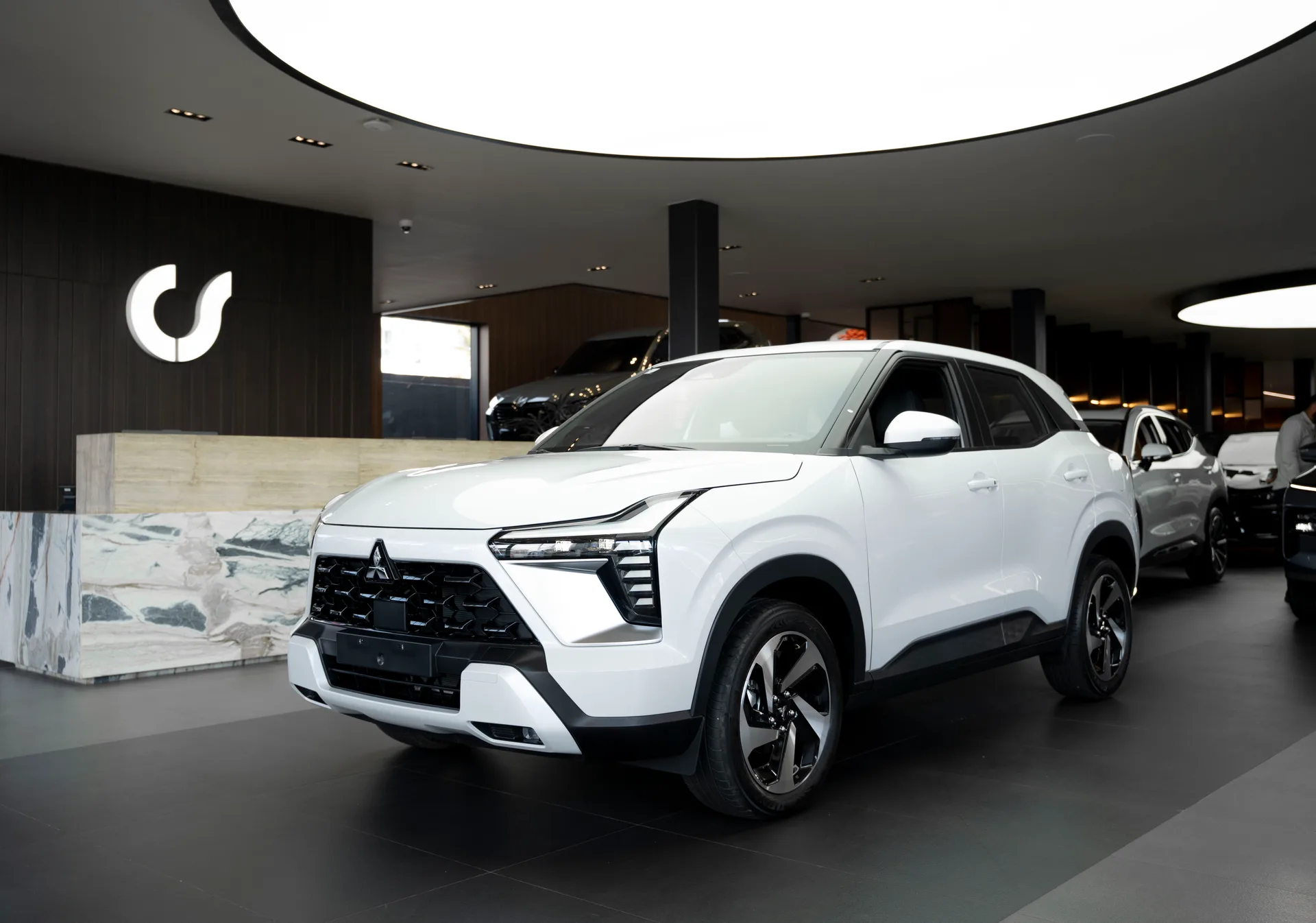 Mitsubishi Motors Outlander 2027