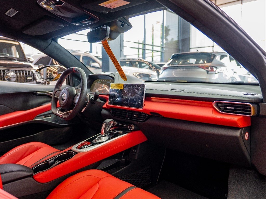Lotus Emira — foto 11