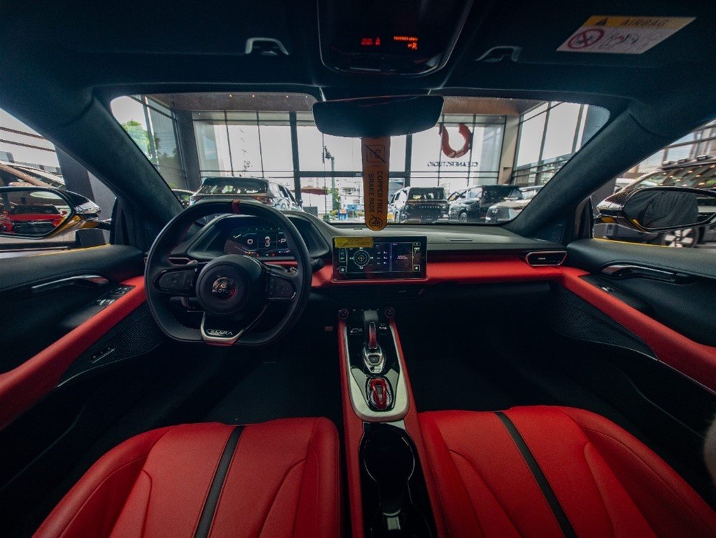 Lotus Emira — foto 12