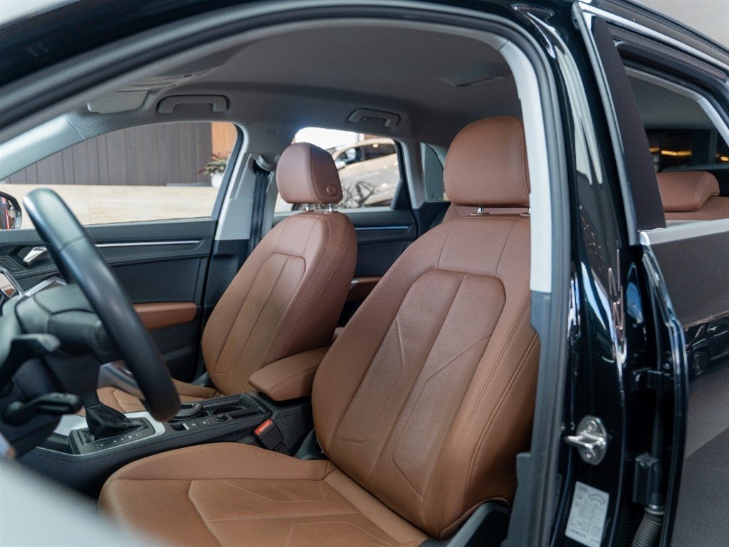 Audi Q3 — foto 9