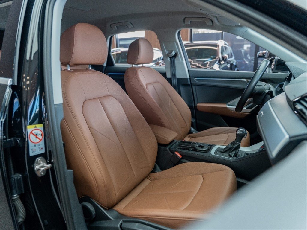 Audi Q3 — foto 11