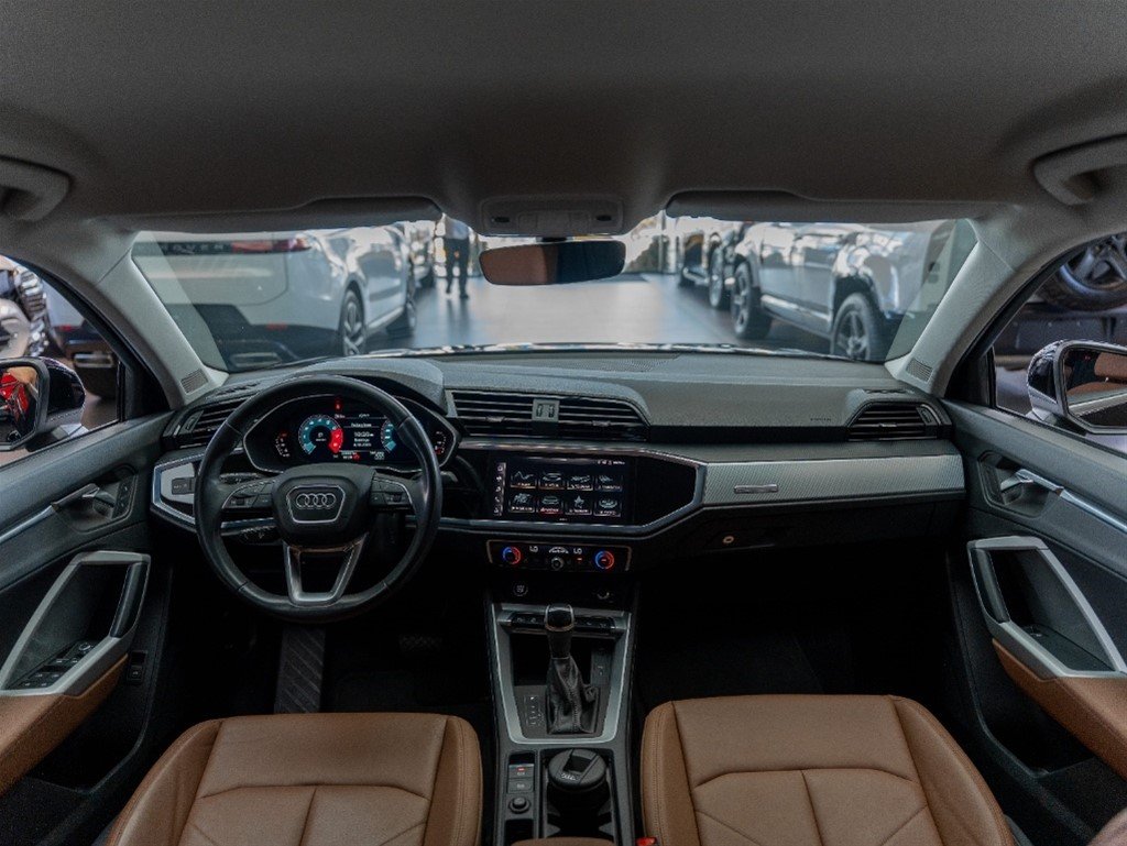 Audi Q3 — foto 12