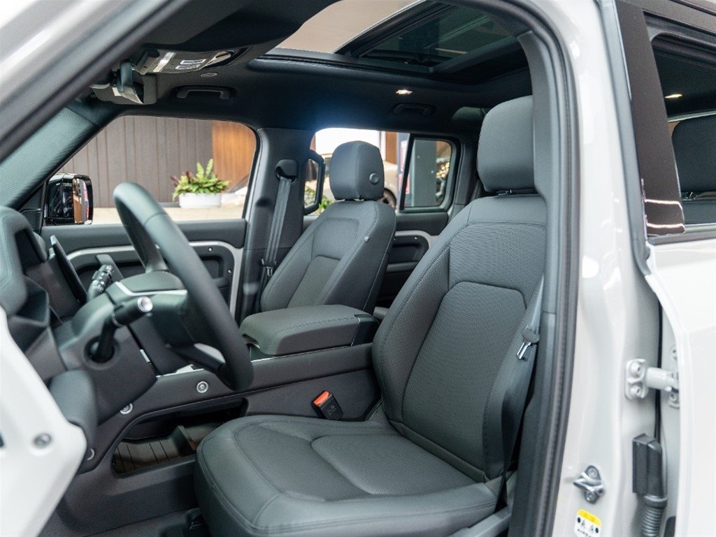 Land Rover Defender P400 — foto 10