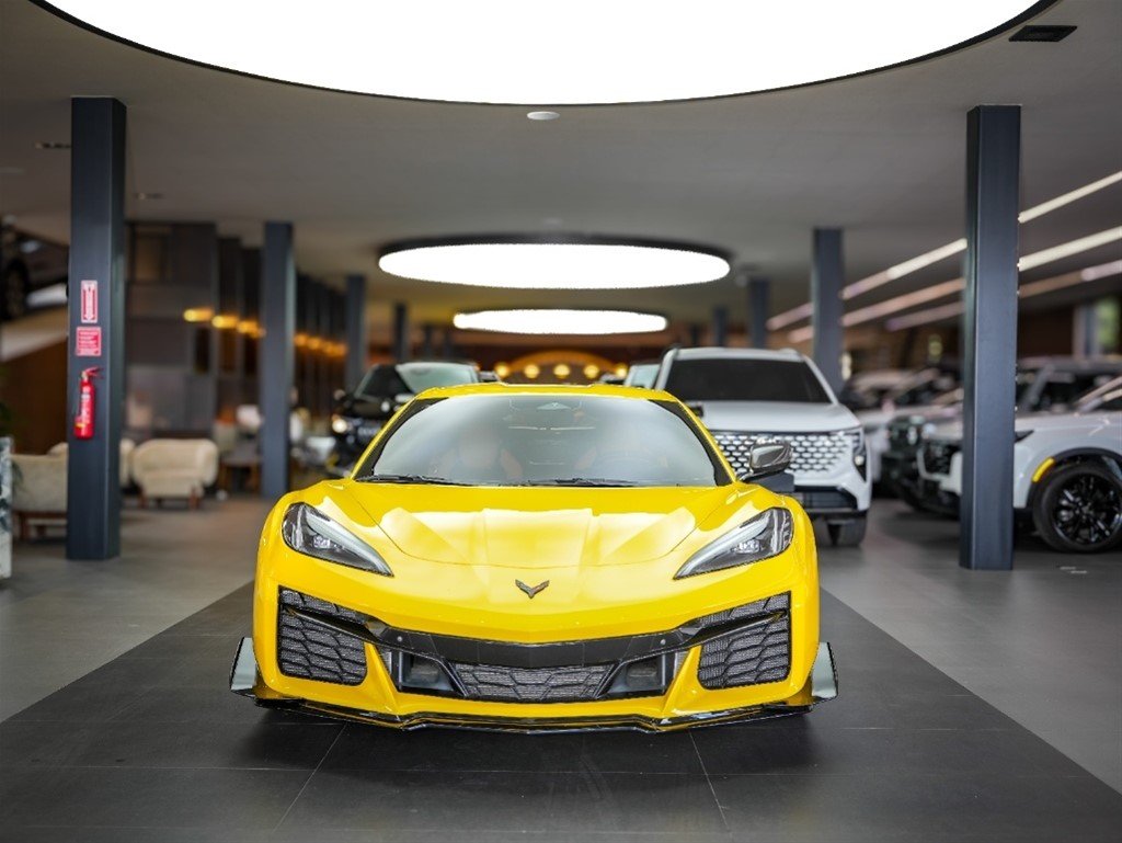 Chevrolet Corvette E-RAY COUPE 3LZ — foto 3